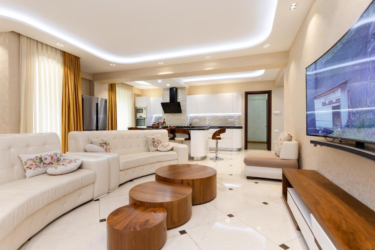 Central Cozy 3Bd-2Bath Apartment Tbilisi Exterior foto